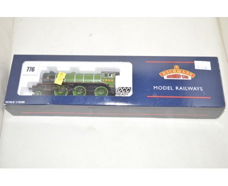 Bachmann Branchline: 00 gauge Doncaster green K3 2-6-0 LNER 1935 Locomotive and Tender (boxed).