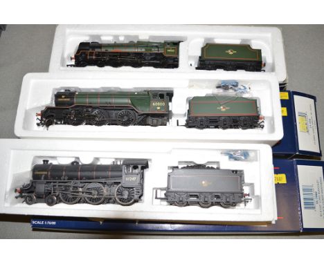 Bachmann Branchline: a 00-gauge rebuilt Royal Scott 46162 'Queens Westminster Rifleman' locomotive; a 00-gauge V2 60800 'Gree