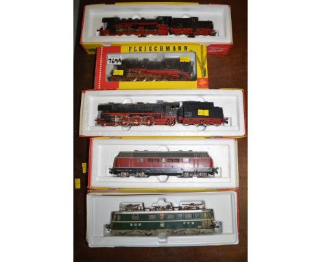 Fleischmann: 00-gauge models, to include: 1334, 1384, 1362, 1324 and 1363 (boxed).  (5)
