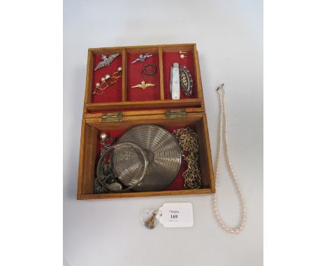 A quantity of items to include a cultured pearl necklace and two pairs of 9ct pearl earrings, a 9ct blue hardstone fob pendan