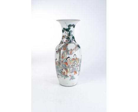 A CHINESE FAMILLE VERTE ‘NARRATIVE’ VASE, QING DYNASTY, LATE 19TH / EARLY 20TH CENTURY The baluster body rising to a trumpet-