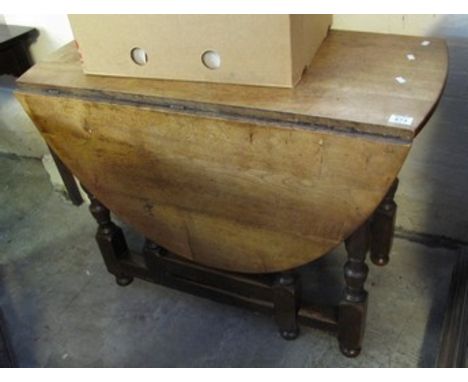 Early 20th Century oak gate legged table. (B.P. 24% incl. VAT)