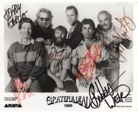 GRATEFUL DEAD: Signed 10 x 8 photograph by all six members of the American Rock band Grateful Dead individually, Jerry Garcia