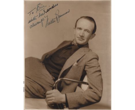  ACADEMY AWARD WINNERS: Small selection of vintage signed and inscribed 7.5 x 9.5 photographs by various Oscar winning actors