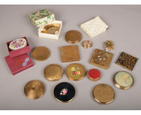 A collection of vintage make up compacts, Stratton example  
