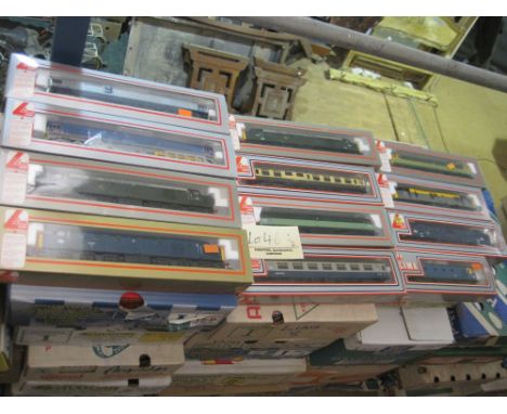 Lima; twelve boxed diesel locomotives to include D335 British Rail, 59002 Yeoman Enterprise, 59201 Vale of York etc (12)  