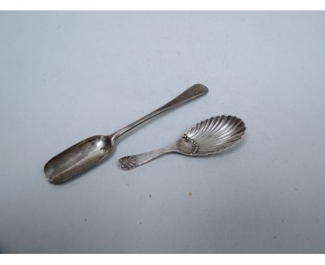 A Georgian silver small marrow spoon and a caddy spoon, 20g