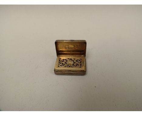 A John Reily silver gilt vinaigrette, pierced grill, engine turned detail, London 1813, 22.5g