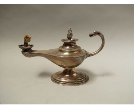 A silver Aladdins lamp table lighter, Birmingham 1948, makers mark A. Bros Ltd, 95g