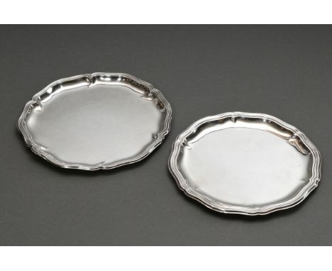2 Diverse runde Tabletts mit Chippendale Rand, Silber 830/835, 415g, Ø 21/23cm