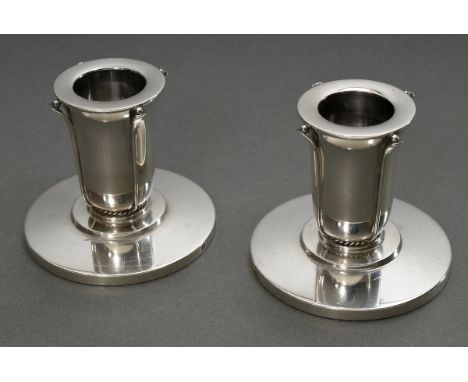 Paar dänische Art Deco Leuchter in abstrahierter Blütenform, MZ: Samuel Jarom, Kopenhagen 1944, Silber 830, 375g, H. 9cm, lei