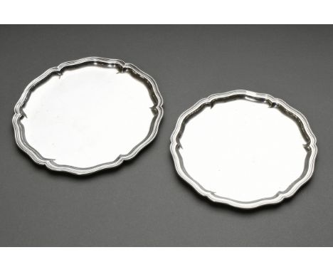 2 Diverse Tabletts mit Chippendale Rand, Wilkens, Modell Nr. 2718, Silber 830, 825g, Ø 27/30cm, Gebrauchsspuren