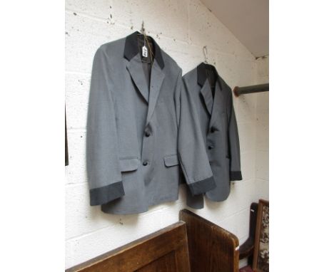 2 vintage 'Teddy Boy' look blazers - Est £20 to £40
One blazer has one plate and the other blazer has 2 plates, which shows t