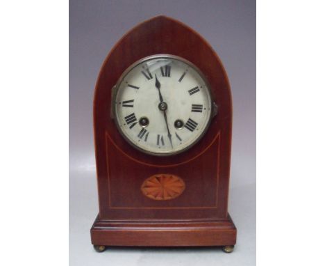 A VICTORIAN MAHOGANY ARCHED MANTLE CLOCK, having inlaid satinwood detail to the case, H 28.5 cm