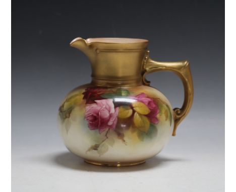 A ROYAL WORCESTER ROSES JUG, signed Pilsbury, H 15.5 cm