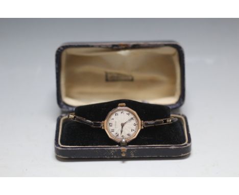 ROLEX - A VINTAGE LADIES WRIST WATCH,  Dia 2.75 cm