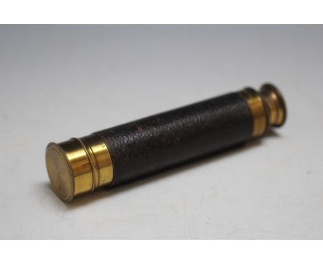 AN ANTIQUE POCKET TELESCOPE, W 14.5 cm
