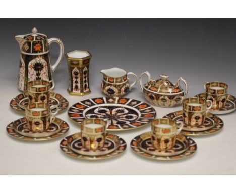 A SELECTION OF ROYAL CROWN DERBY IMARI 1128 TEAWARE ETC, with several pieces circa 1926, 22 pieces