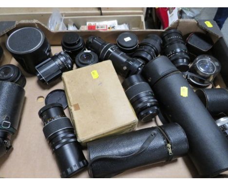 A TRAY OF VINTAGE CAMERA LENSES ETC 