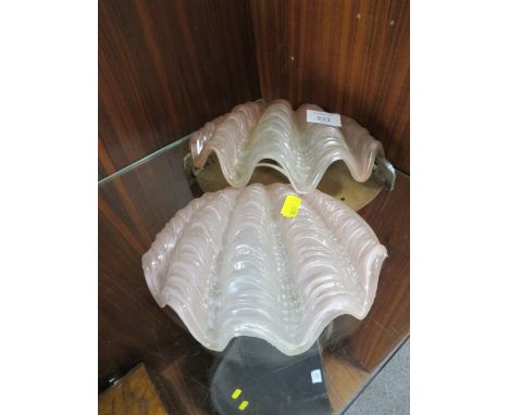 A VINTAGE GLASS AND CHROME DECO STYLE SCALLOP SHELL WALL LIGHT FITTING TOGETHER WITH A SPARE SHADE 