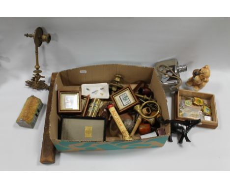 A TRAY OF COLLECTABLES TO INCLUDE WOODEN RULES, ESTATE PIPE, CINE CAMERA ETC