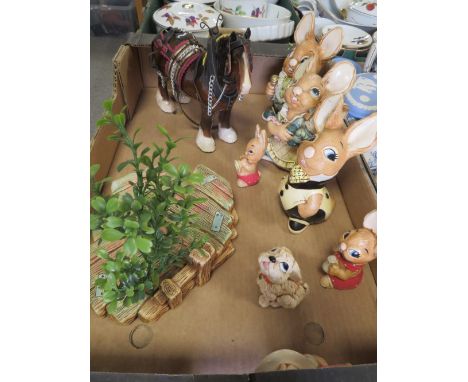 A TRAY OF PENDELFIN RABBITS, DISPLAY STAND AND A BESWICK SHIRE HORSE 