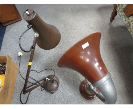 A VINTAGE GRAMOPHONE SPEAKER TOGETHER WITH A VINTAGE ANGLEPOISE LAMP (2)