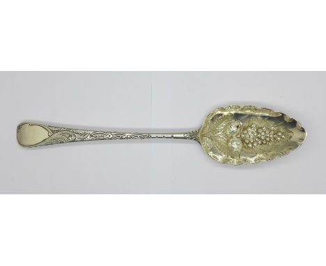 A George III silver berry spoon by George Smith IV, London 1799, 73g 