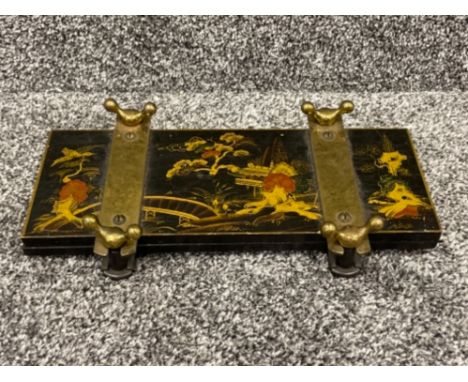 Vintage Tie press with Oriental design