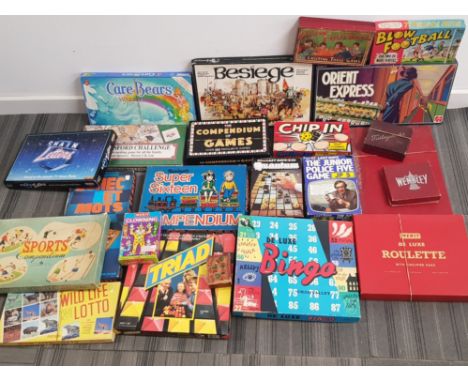 21 boxed vintage boardgames including Besiege, Care bears, orient express etc