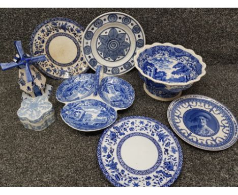 Box of blue and white china including 2 pieces of spode Hors d'oeuvres and large centre piece etc