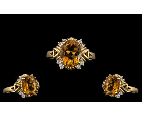 Ladies - Attractive 9ct Gold Ornate Topaz Set Dress Ring. Excellent Setting / Design. Faceted Topaz of Rich Warm Colour. Est 