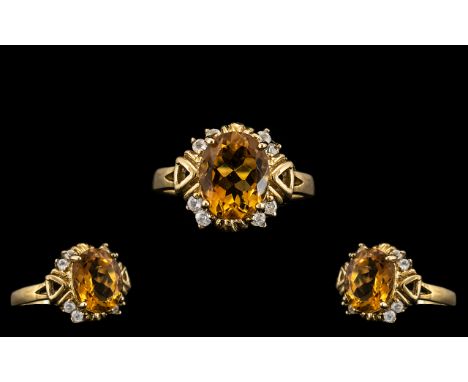 Ladies - Attractive 9ct Gold Ornate Topaz Set Dress Ring. Excellent Setting / Design. Faceted Topaz of Rich Warm Colour. Est 