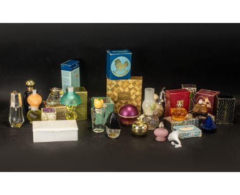 Collection of Vintage Avon Novelty Perfume Bottles, comprising: Gramophone; boxed Telephone; boxed Star decanter; boxed Thimb