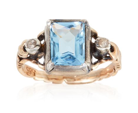 AN ANTIQUE AQUAMARINE AND DIAMOND RING, EARLY 19TH CENTURY in yellow gold and silver, the step cut aquamarine set between ros