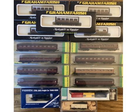 N Gauge: A collection of assorted N Gauge coaches and rolling stock to include: Minitrix, Graham Farish and Lima. All boxed i