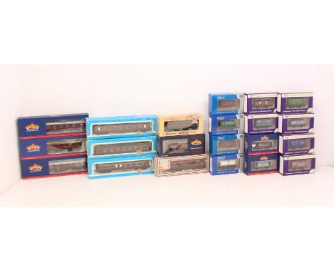 Model Railway: A collection of twenty-one boxed assorted OO Gauge coaches and rolling stock to comprise: Bachmann, Airfix, Da