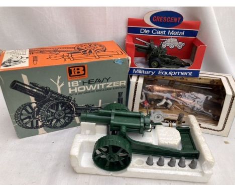 Diecast:&nbsp; A boxed Britains 18” Heavy Howitzer, missing one shell, Britains Naval Cannon and Crescent Light Artillery Gun