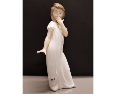 LARGE NAO FIGURE BY LLADRO GIRL GASPING