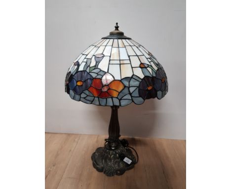 ART NOUVEAU TABLE LAMP WITH AMAZING TIFFANY STYLE SHADE