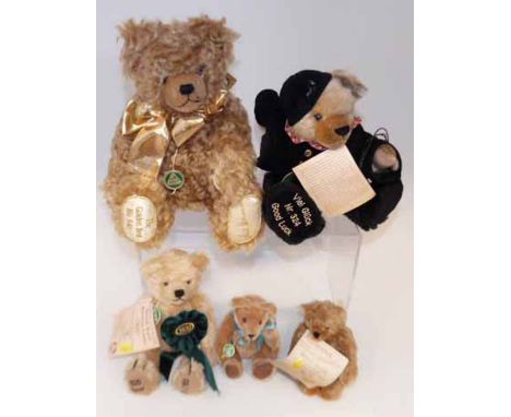 Four Hermann Bears "Chimney Sweep Good Luck", "Decade Bears 1920", "The Golden Bear", "Small Jacob", etc. Condition report: s