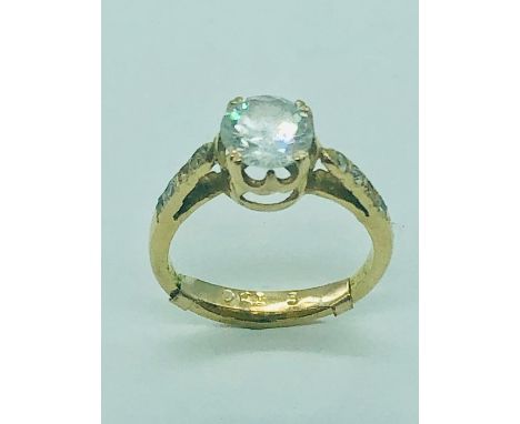 A 9ct yellow gold ring (3g)