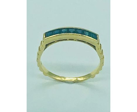 An 18ct yellow gold sapphire ring (2.3g)