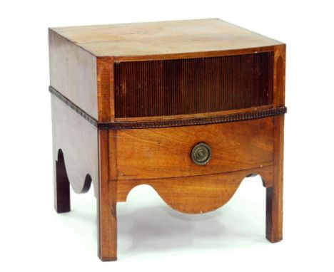 AN EARLY 19TH CENTURY MAHOGANY AND CROSSBANDED BOW FRONTED COMMODE, ADAPTED