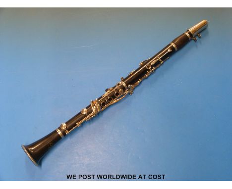 Corton 14/60 clarinet in case