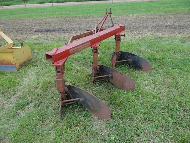 IH 420 Plow 3 Bottom, 3pt