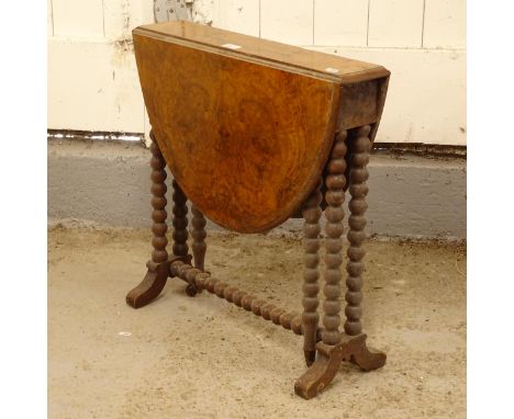 A small Victorian figured walnut Sutherland table, on bobbin turned legs, W60cm, H60cm 