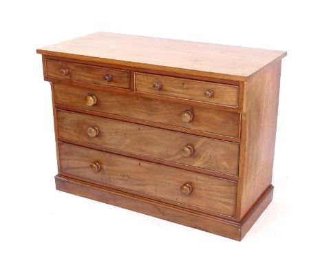 A 19th century mahogany chest of 5 drawers, on a plinth base, W110cm, H80cm, D55cm 