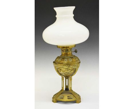 Late 19th/early 20th Century brass oil lamp, 54cm high