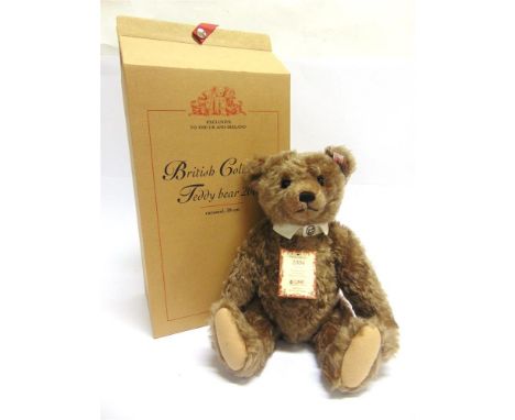 A STEIFF COLLECTOR'S TEDDY BEAR 'BRITISH COLLECTOR'S 2004'  (EAN 661372), caramel, with growler, limited edition 2763/4000, w